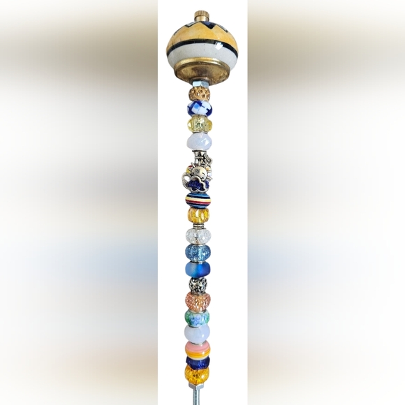 Handmade 4 Piece Colorful Beaded Plant Stakes!, New! - Picture 5 of 8